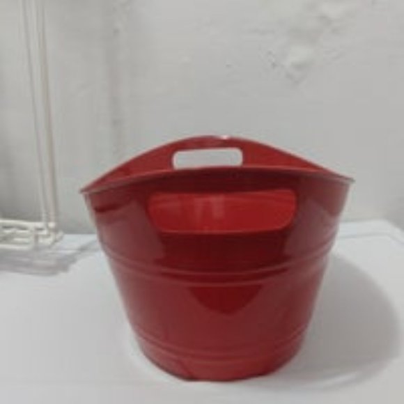 Lot of 34 Plastic round storage baskets and buckets for cleaning and organizing. - Picture 2 of 16